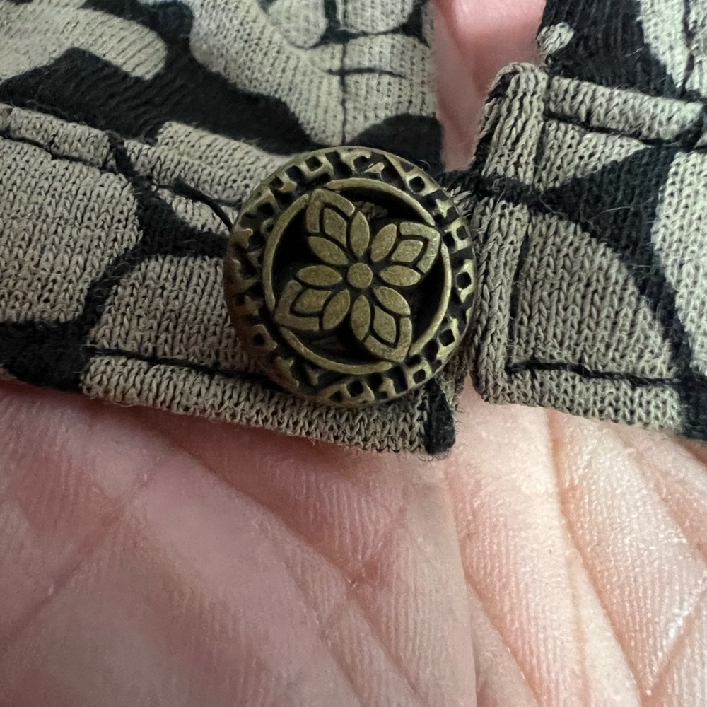 Lucky Brand tan/taupe and black abstract floral boho top size 1X - Picture 7 of 16